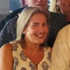 Meet your Posher, Debbie